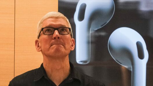 Tim Cook. Lider, który redefiniuje zrównoważony rozwój i innowacje w Apple